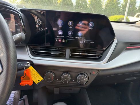 Used 2024 Chevrolet Trax RS w/ Driver Confidence Package image 11