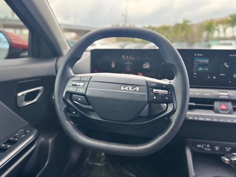 Used 2025 Kia K4 LXS 4dr Sedan image 25