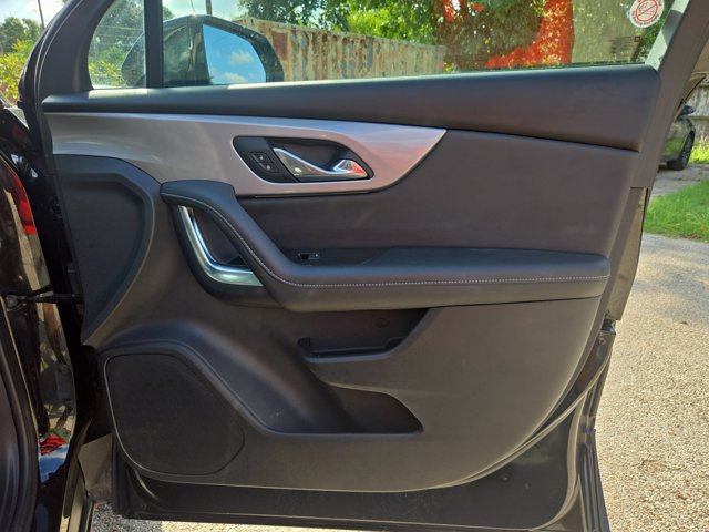 Used 2025 Chevrolet Blazer LT FWD image 14