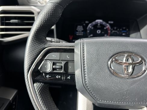 Used 2024 Toyota Sequoia Limited image 19