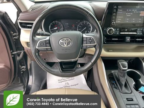 Used 2020 Toyota Highlander XLE AWD/4WD image 41