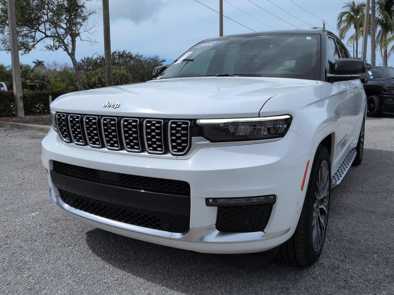 Used 2022 Jeep Grand Cherokee L Summit AWD/4WD image 9