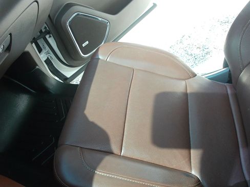 Used 2017 Chevrolet Suburban Premier RWD image 21