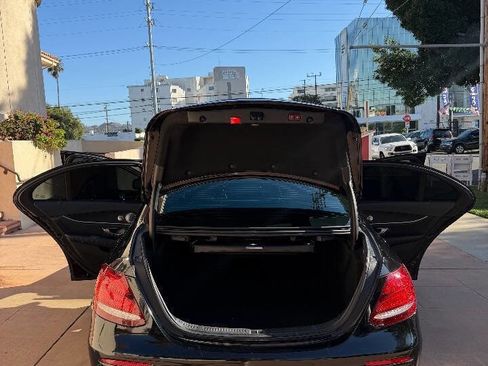 Used 2018 Mercedes-Benz E 300 w/ Premium 1 Package image 18