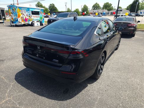 Used 2024 Honda Accord Sport image 4
