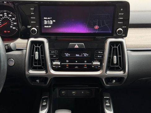 Used 2022 Kia Sorento EX image 31