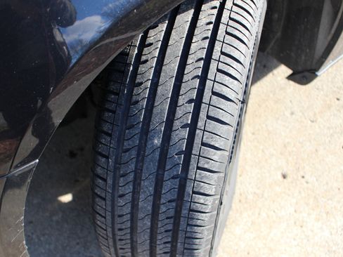 Used 2016 Chrysler Town & Country Touring w/ Driver Convenience Group image 46