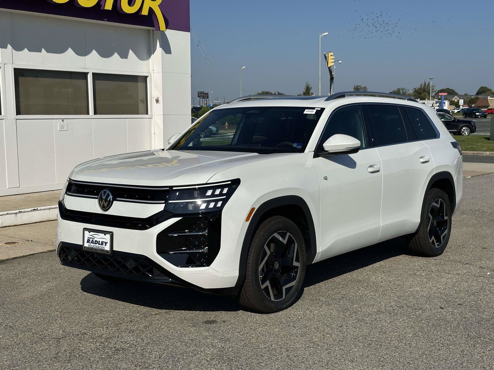 New 2027 Volkswagen Atlas SEL R-Line AWD/4WD image 5