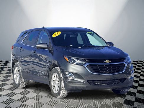 Used 2019 Chevrolet Equinox LT w/ Driver Convenience Package image 2