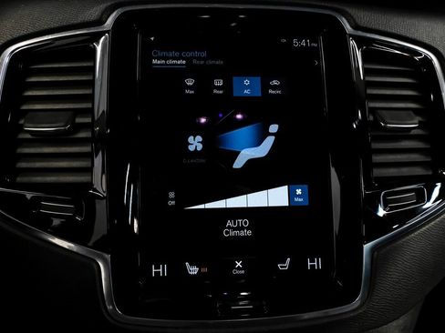 Used 2017 Volvo XC90 T6 Momentum w/ Vision Package image 32