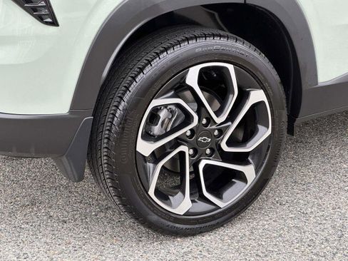 Used 2024 Chevrolet Trax RS w/ Driver Confidence Package image 8
