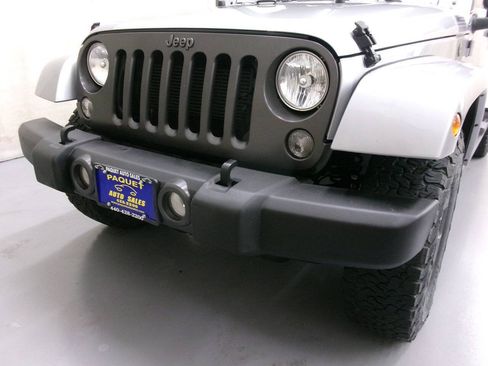 Used 2017 Jeep Wrangler Unlimited Sport AWD/4WD image 11
