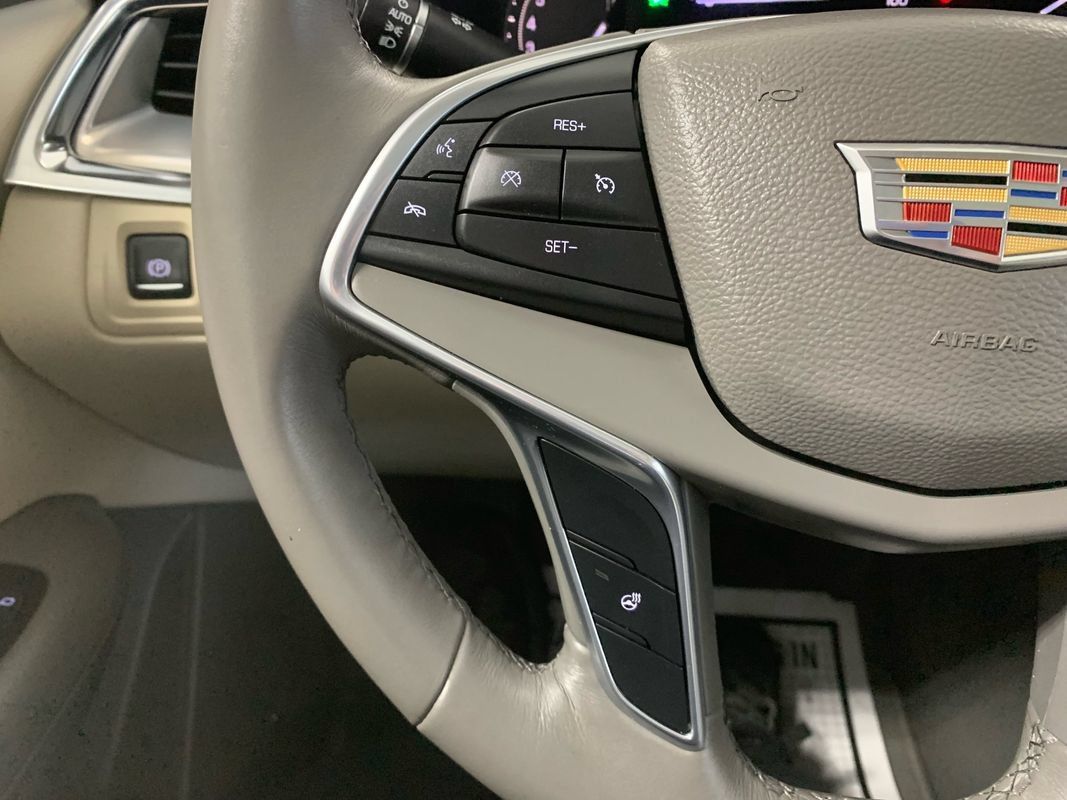 Used 2017 Cadillac XT5 Luxury AWD/4WD image 36