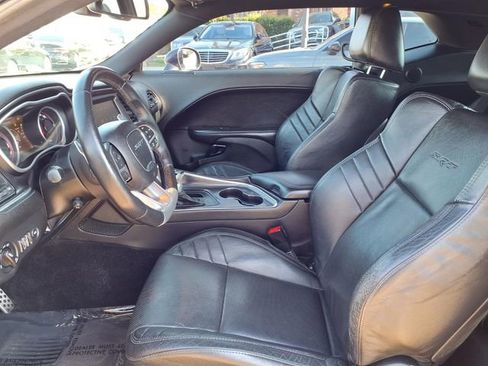 Used 2016 Dodge Challenger SRT w/ Technology Group RWD image 21