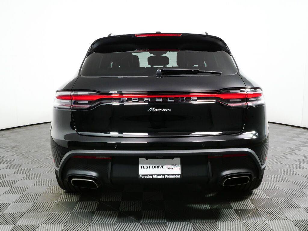 Certified 2026 Porsche Macan AWD/4WD image 28