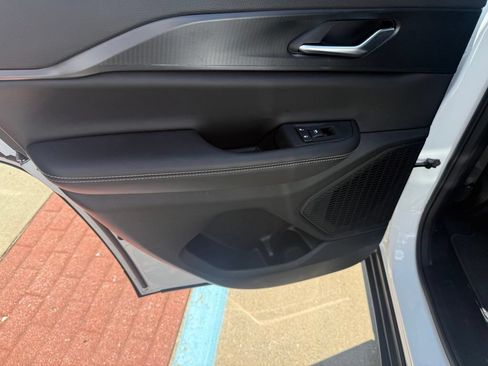 Used 2023 Jeep Grand Cherokee Altitude AWD/4WD image 19