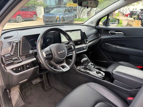 Used 2023 Kia Sportage EX FWD image 2