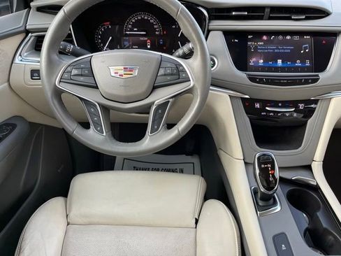 Used 2017 Cadillac XT5 Luxury w/ Driver Awareness Package image 19