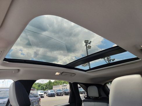 Certified 2025 Ford Escape SE image 15