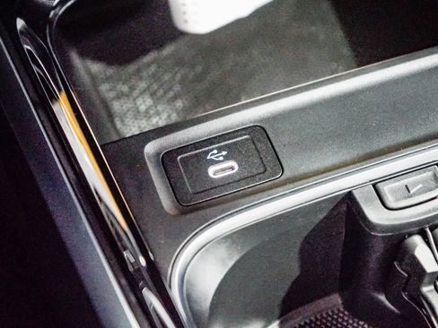 Used 2026 Mercedes-Benz GLB 250 image 21