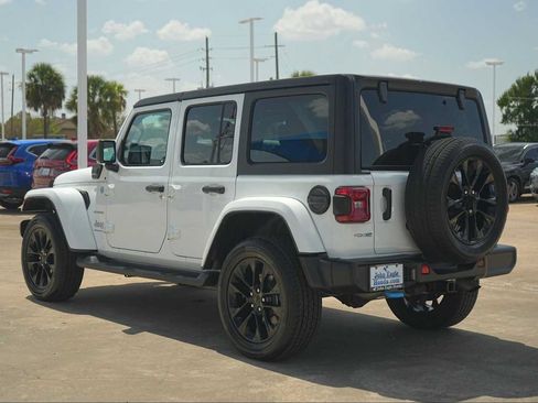Used 2023 Jeep Wrangler Unlimited Sahara w/ Cold Weather Group AWD/4WD image 4