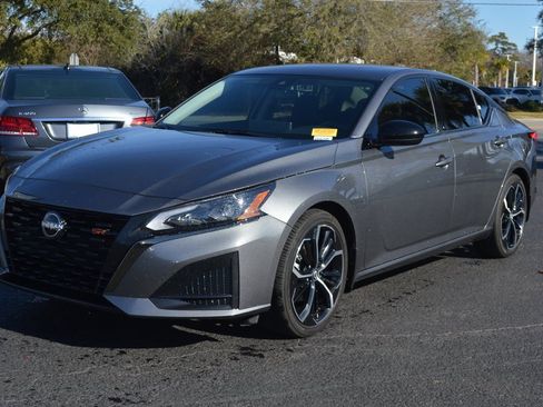 Used 2024 Nissan Altima 2.5 SR w/ SR Premium Package image 4