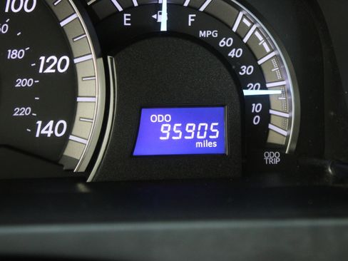 Used 2012 Toyota Camry SE FWD image 38