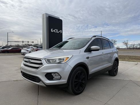 Used 2018 Ford Escape SE AWD/4WD image 1