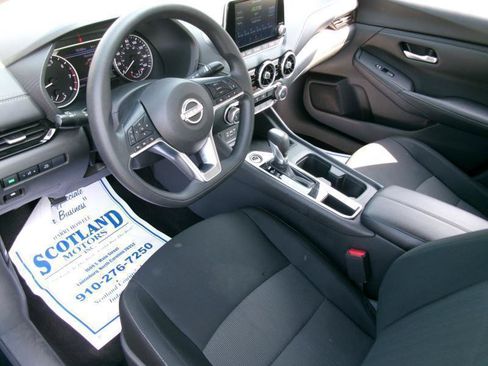Used 2025 Nissan Sentra SV FWD image 12
