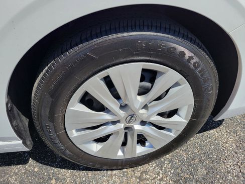 Used 2025 Nissan Sentra S FWD image 13