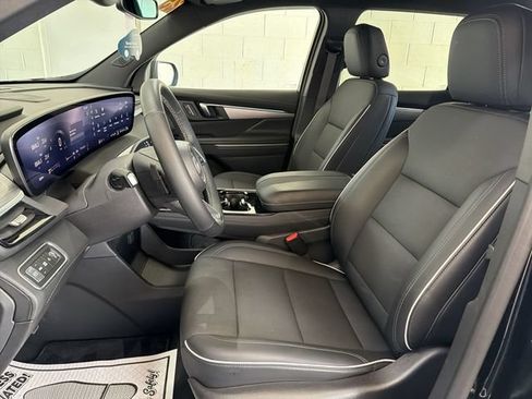 Certified 2025 Buick Enclave Preferred FWD image 11