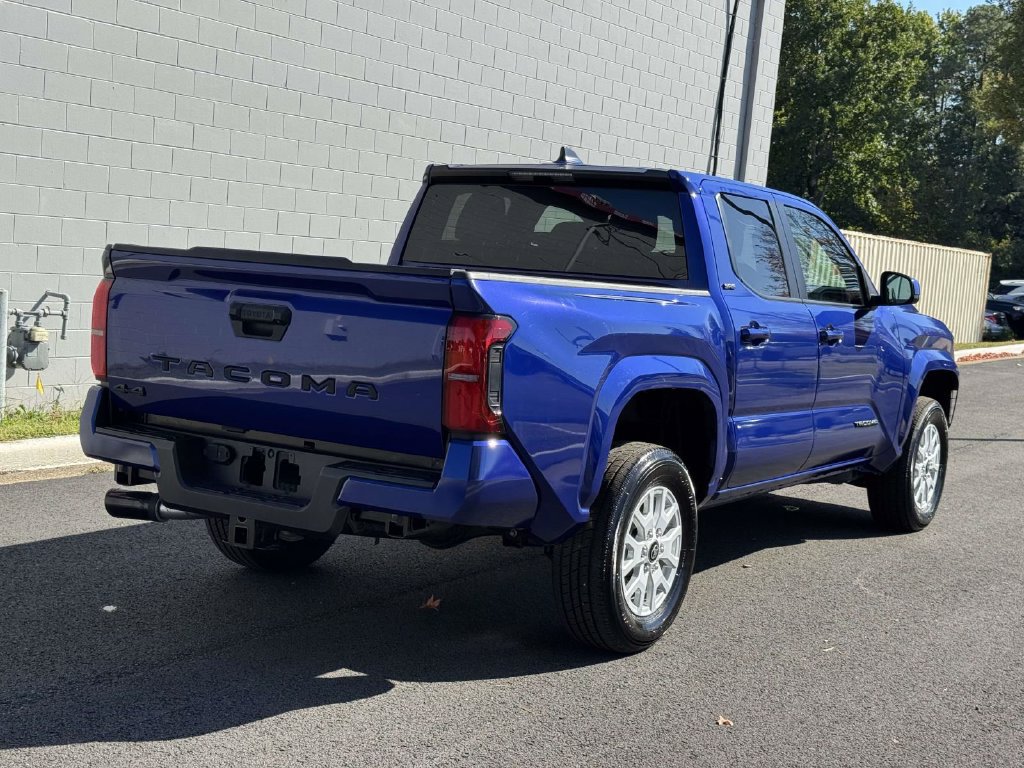 Used 2025 Toyota Tacoma SR5 AWD/4WD image 22