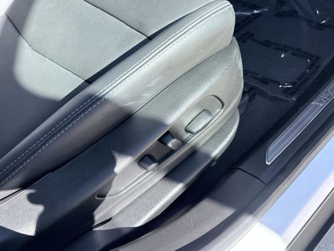 Used 2025 Cadillac XT5 Premium Luxury image 43