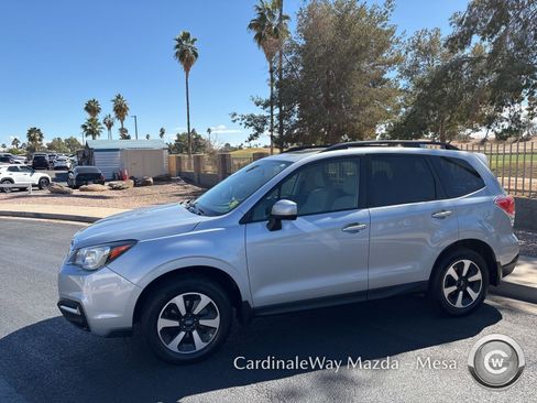 Used 2018 Subaru Forester 2.5i Premium w/ All-Weather Package image 2