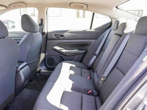 Used 2025 Nissan Altima 2.5 SV FWD image 21