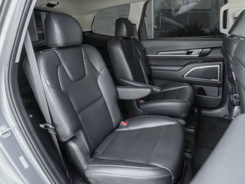 Used 2023 Kia Telluride S w/ S Sunroof Package FWD image 38