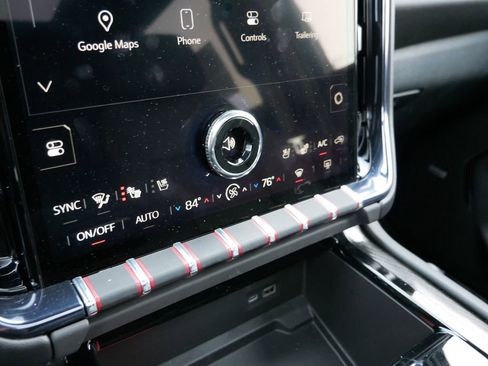 Used 2025 GMC Yukon XL AT4 image 20