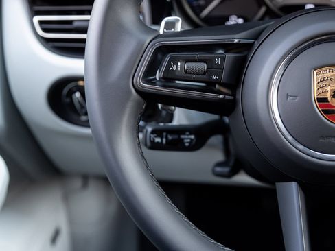 Certified 2026 Porsche Macan S AWD/4WD image 15