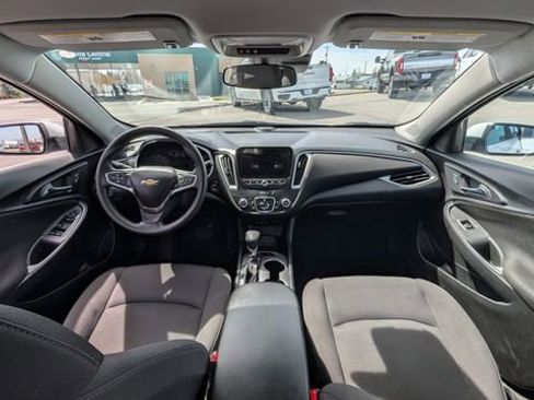 Used 2025 Chevrolet Malibu LS FWD image 39