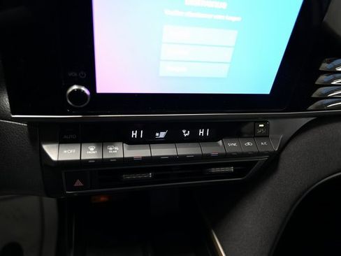 Used 2025 Toyota Camry LE image 17