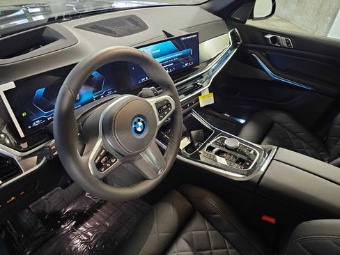 New 2026 BMW X5 xDrive50e w/ M Sport Package AWD/4WD image 2