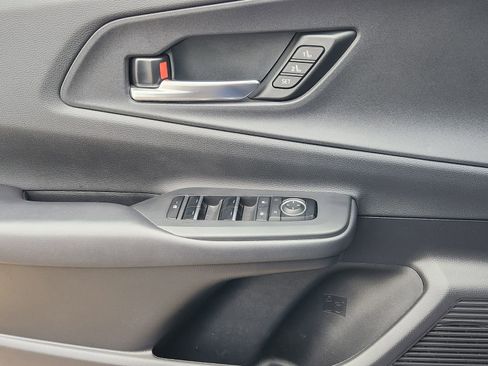 Used 2025 Toyota Prius Plug-In Hybrid image 27