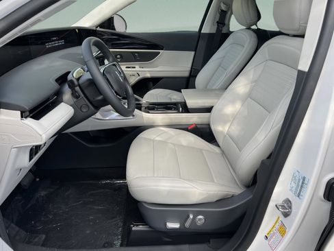 New 2026 Lincoln Nautilus Reserve image 19