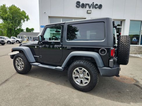 Used 2013 Jeep Wrangler Rubicon w/ Dual Top Group AWD/4WD image 9