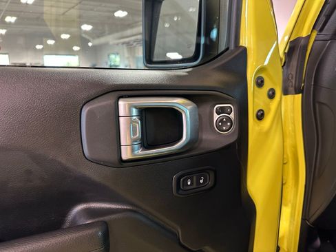 Used 2023 Jeep Wrangler Unlimited Sport image 12