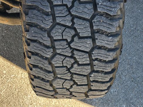 Used 2022 GMC Sierra 1500 AT4 w/ AT4 Premium Package image 12