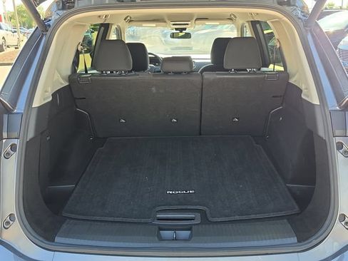 Certified 2025 Nissan Rogue SV FWD image 10
