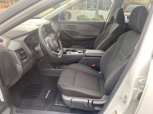 Used 2023 Nissan Rogue S image 14