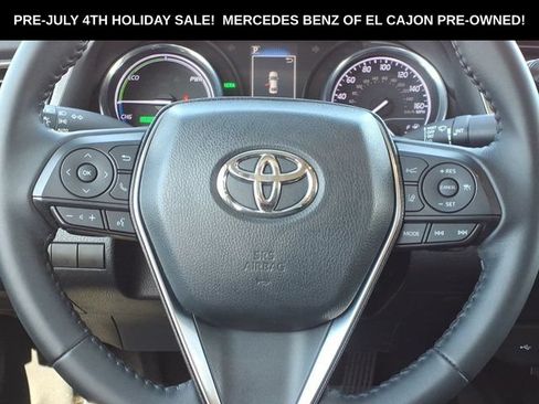 Used 2020 Toyota Camry SE w/ Sunroof Package FWD image 10
