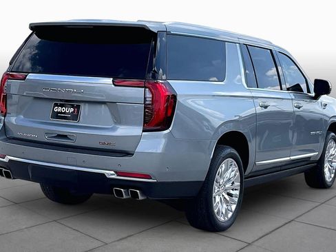 Used 2025 GMC Yukon XL Denali w/ Sun & Power Step Package RWD image 13